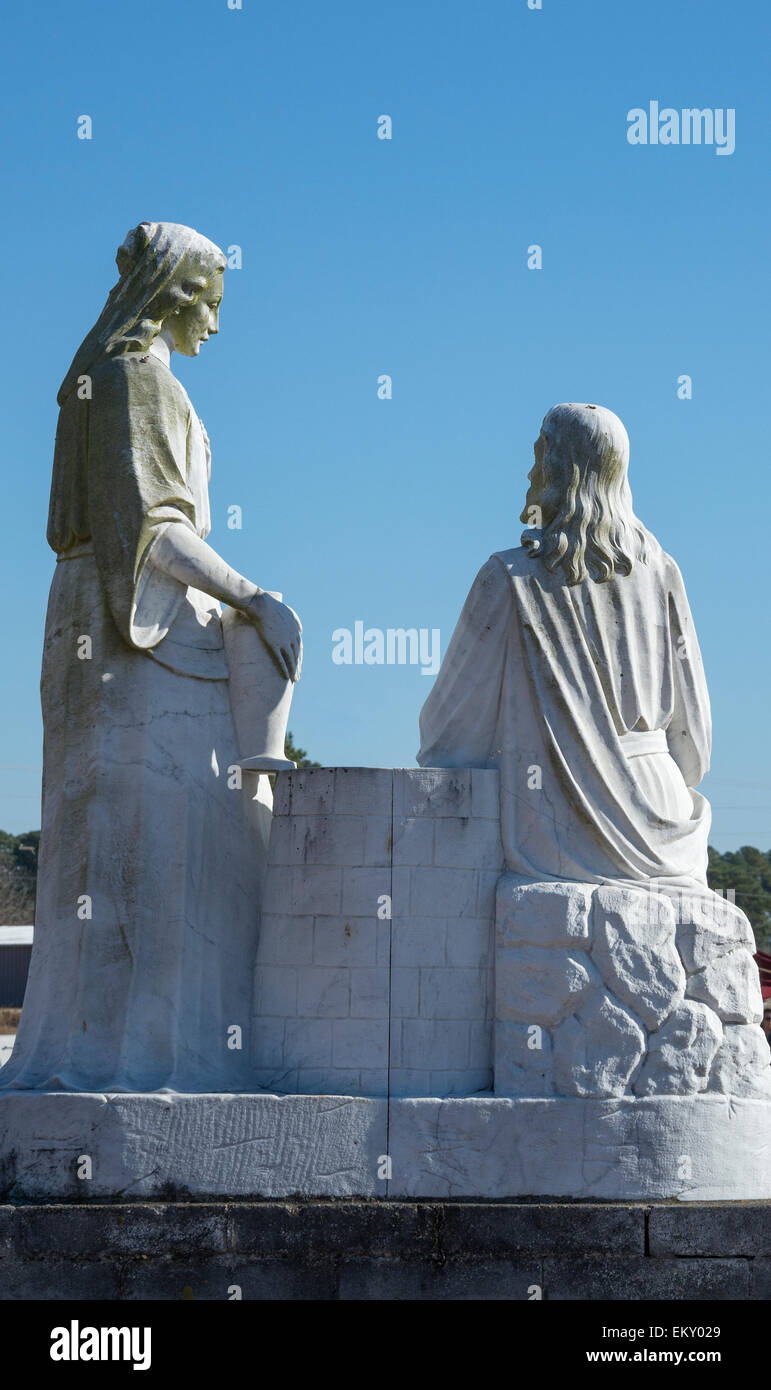 Jesus and the woman at the well statue in Grandview Memorial Park