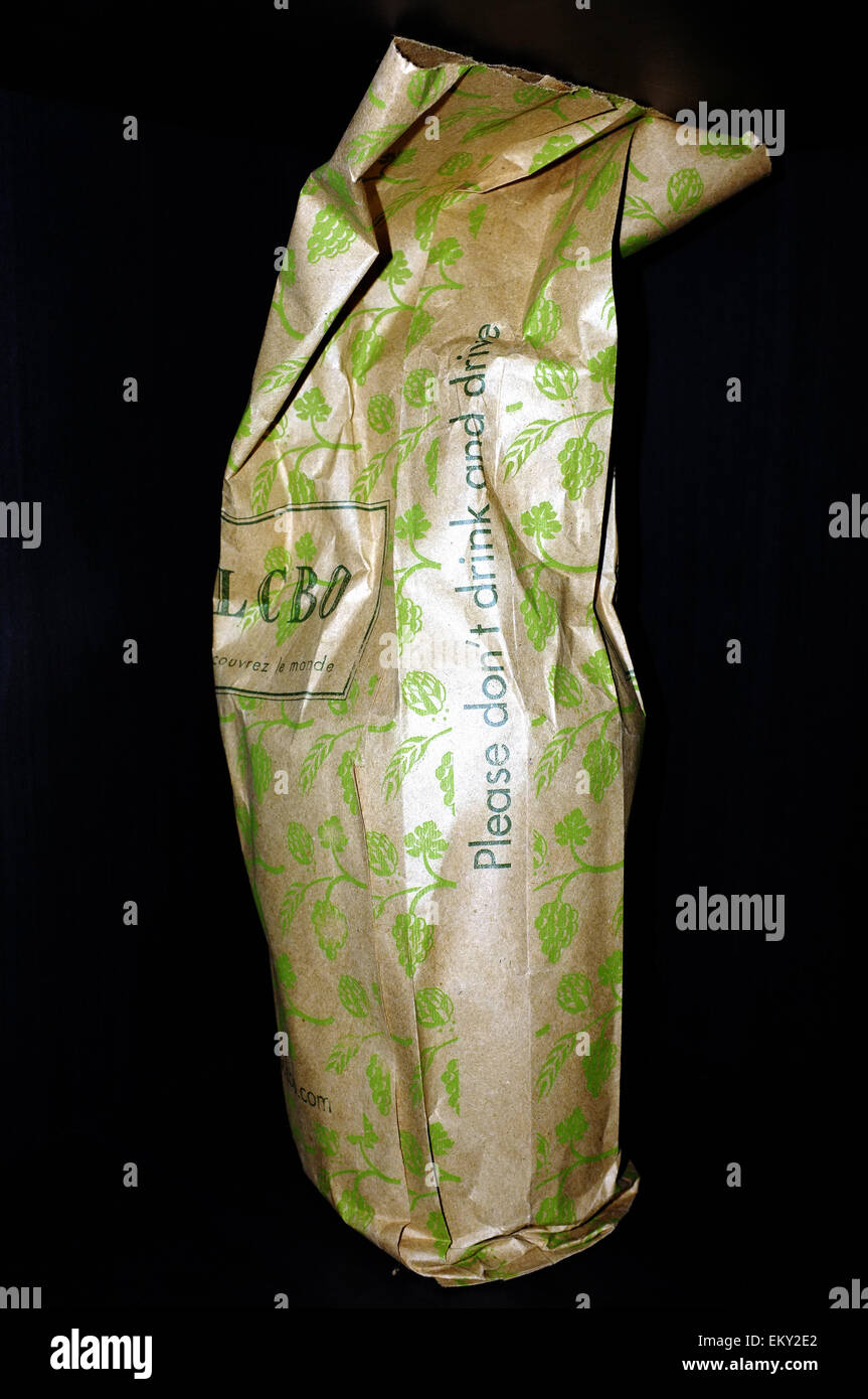 Lcbo paper bag hires stock photography and images Alamy