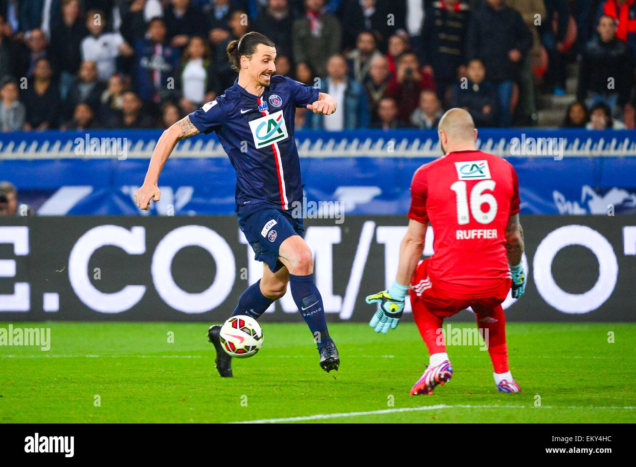 But Zlatan IBRAHIMOVIC/Stephane RUFFIER - 08.04.2015 - Paris Saint ...