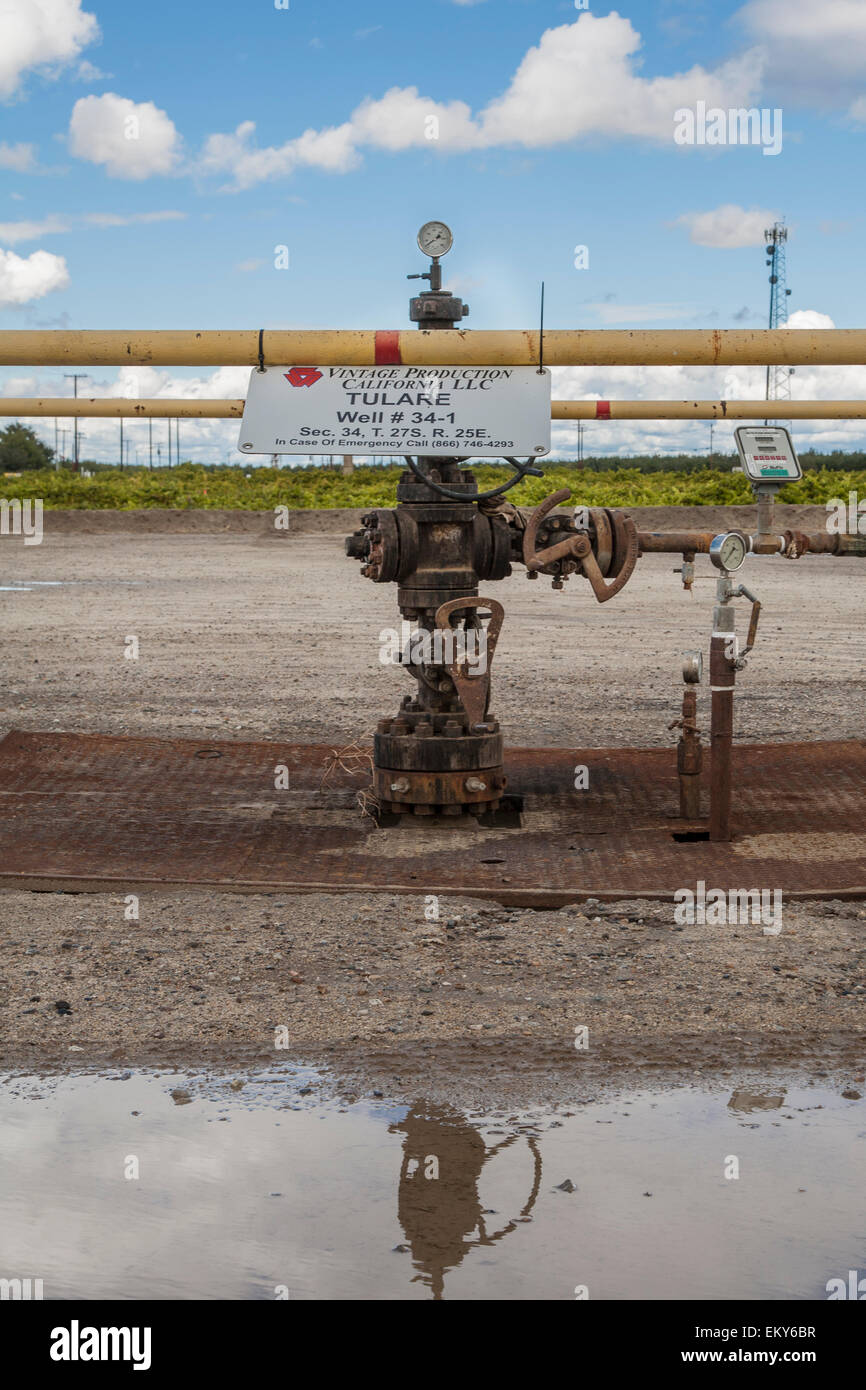 Deep injection well used for disposal of oil drilling and fracking wasterwater. Shafter, Kern County, California Stock Photo