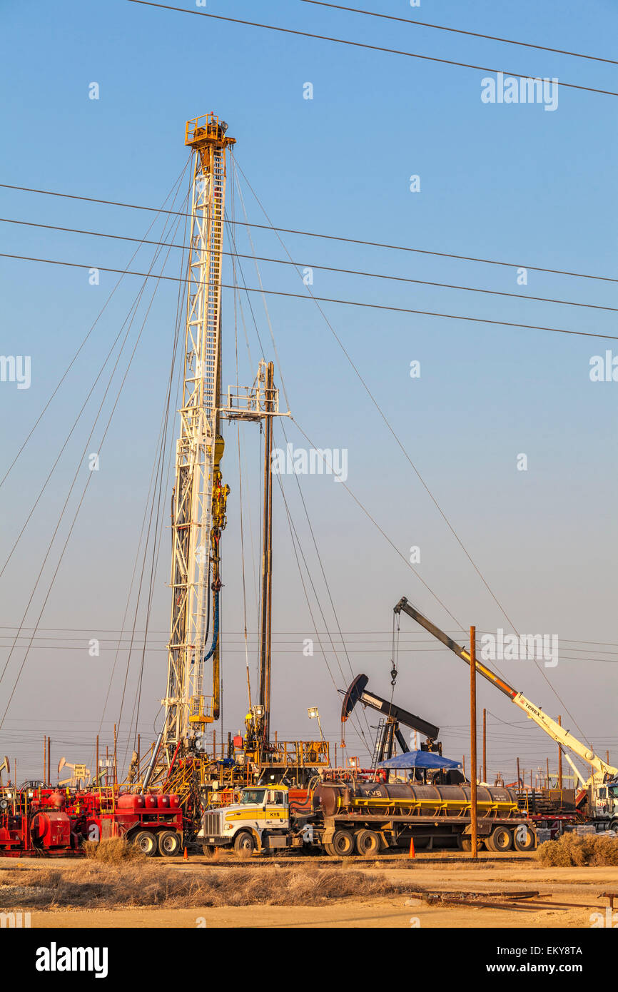 Well stimulation activity on oil well. Lost Hills Oil Field and hydraulic fracking site, Monterey Shale. Kern County, California Stock Photo