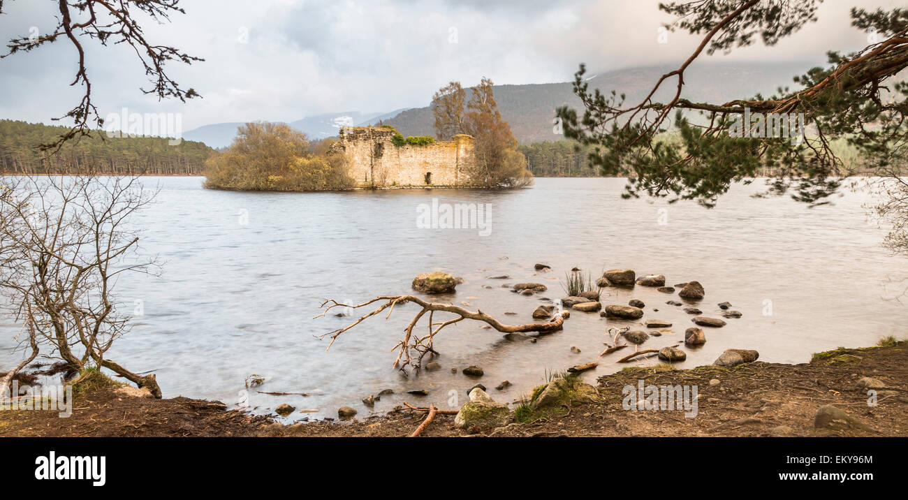 Loch an eilein castle hires stock photography and images Alamy