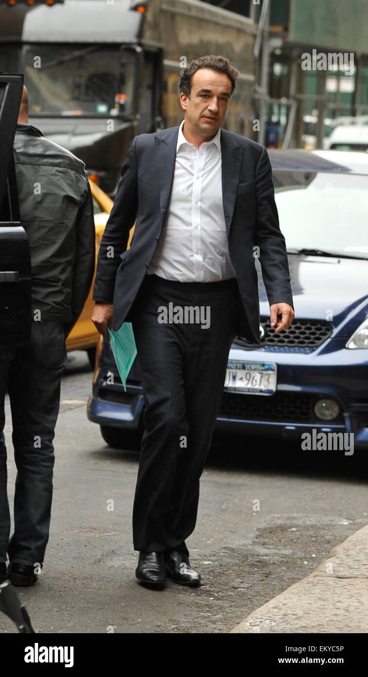 Olivier Sarkozy, fiancé of Mary-Kate Olsen, returns to his apartment