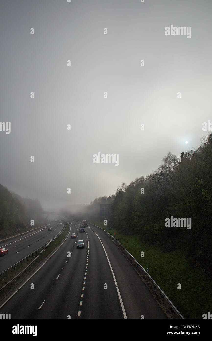 Cardiff, Wales, UK. 15th Apr, 2015. UK Weather: North Cardiff awoke to ...