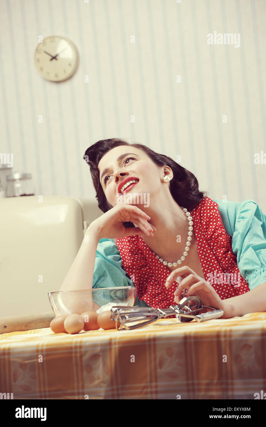 1950 woman in kitchen hi-res stock photography and images - Alamy