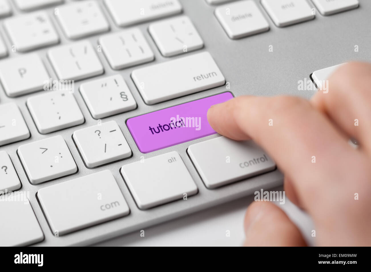 Internet tutorial hi-res stock photography and images - Alamy