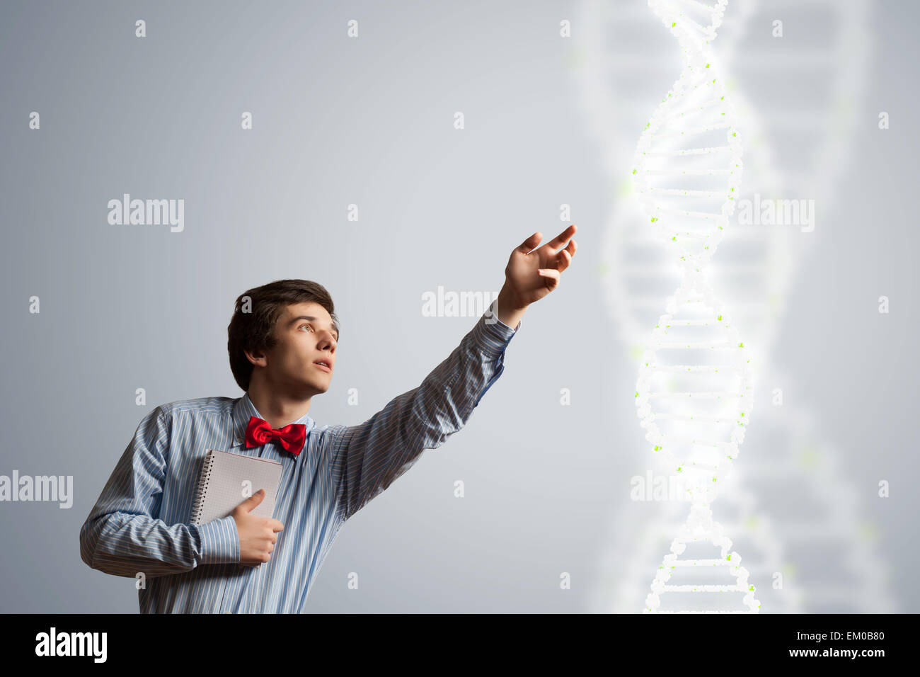 Человек тащит. Тянут канат. Мозг бежит. Люди идут друг за другом. Тянут канат.