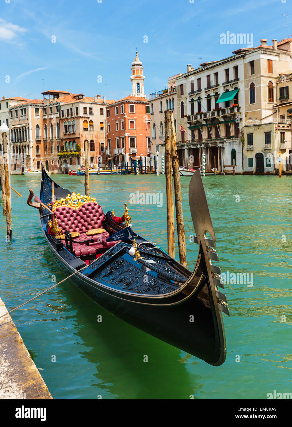 Gondola cruise ship venice hi-res stock photography and images - Alamy