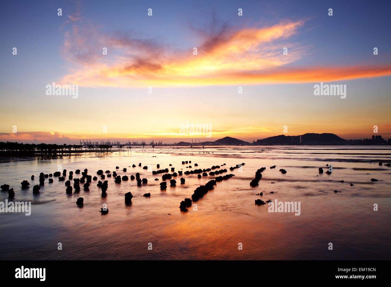 Sea sunset bright hi-res stock photography and images - Alamy