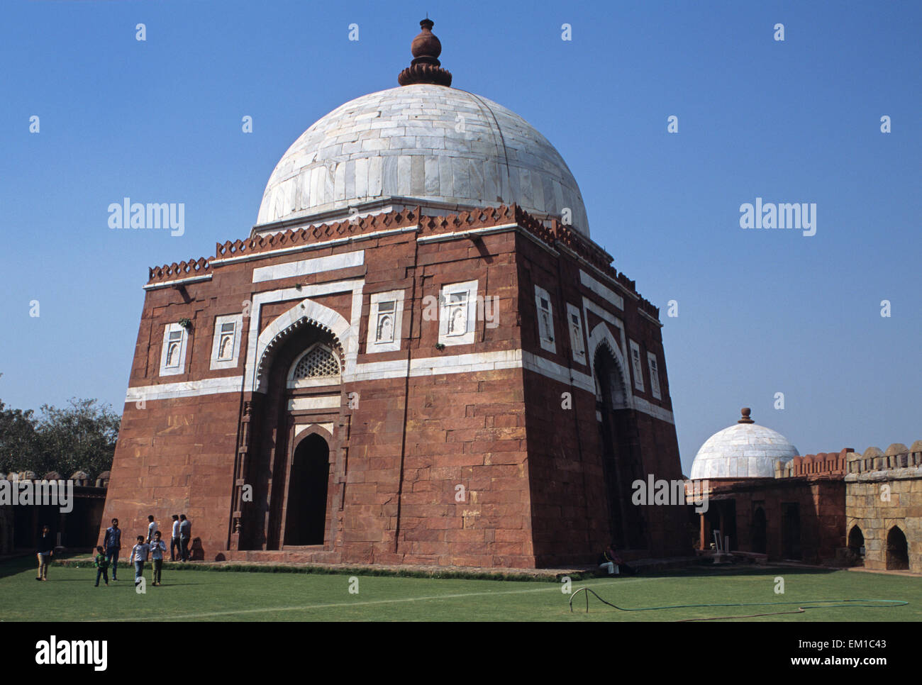 ghiyas-ud-din tomb tuqlaqabad fort delhi india Stock Photo