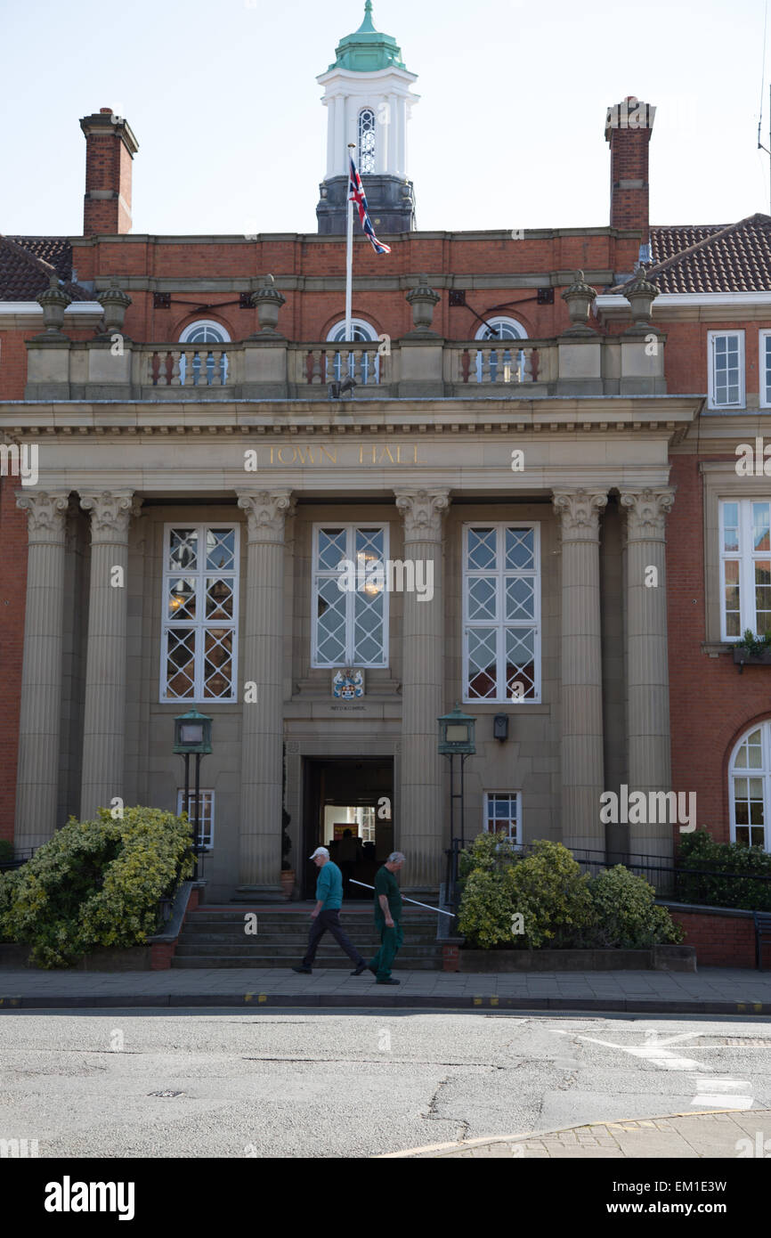 Exterior shot of Nuneaton Town Hall, HQ of Nuneaton & Bedworth Borough