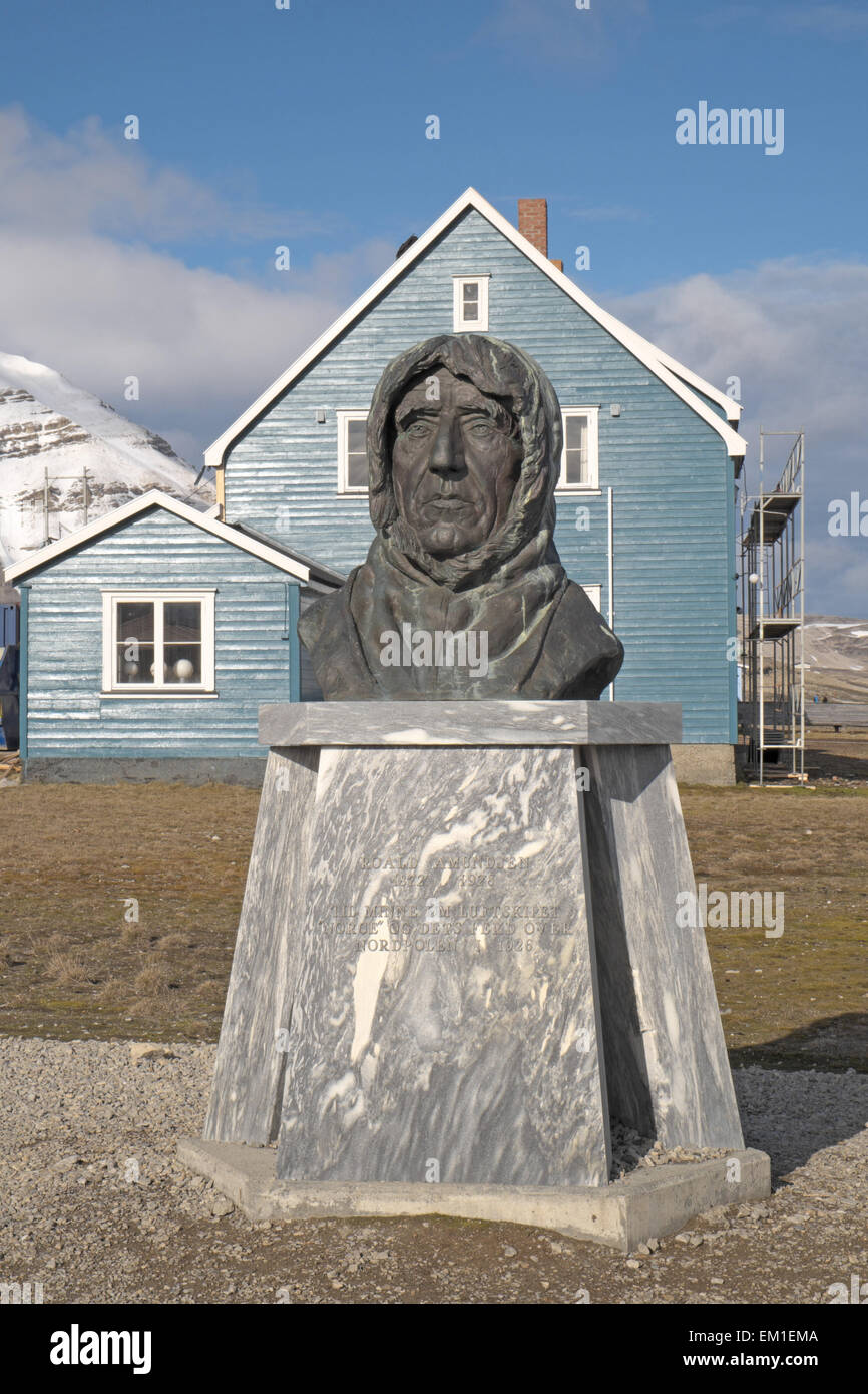 Bust of Roald Amundsen, Ny-Alesund, Spitzbergen, Svalbard. Stock Photo