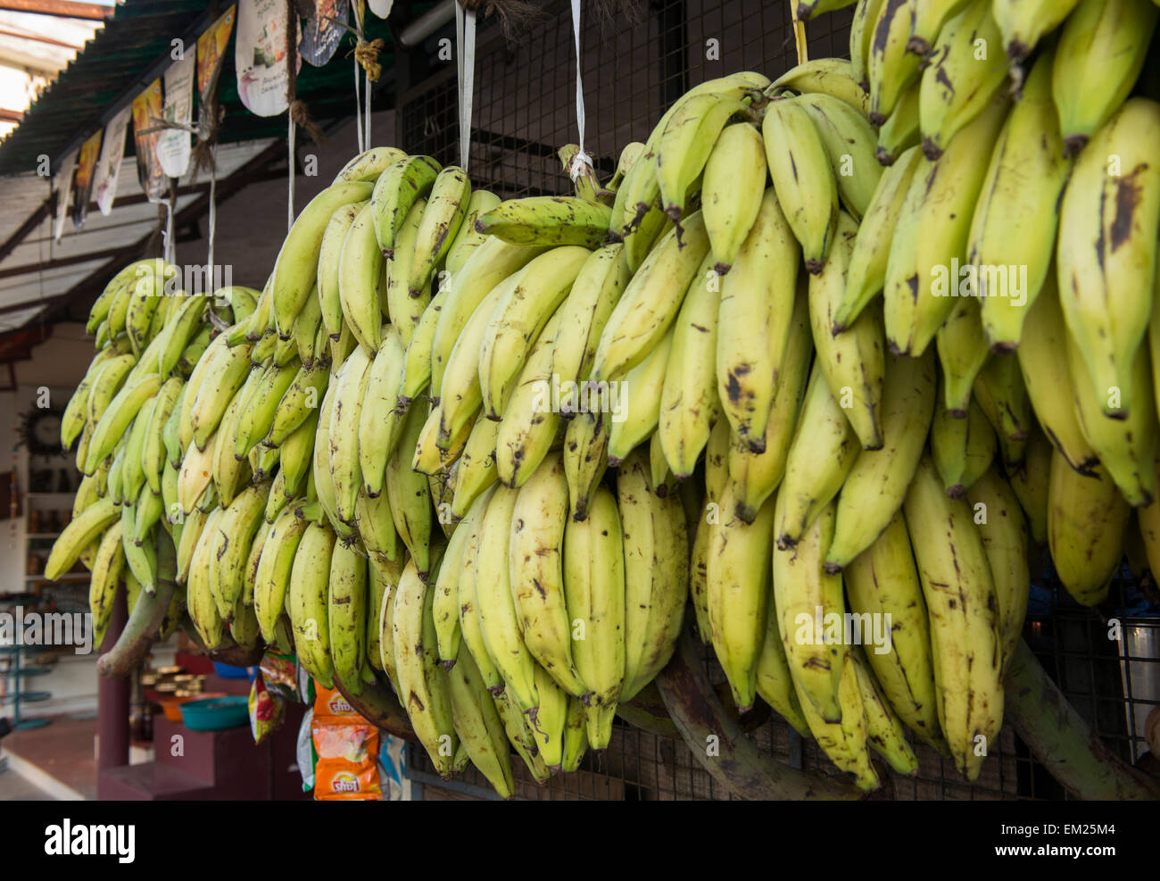 Banana Fry In Kerala / Vazhakkai Mezhukkupuratti Kerala Style Raw