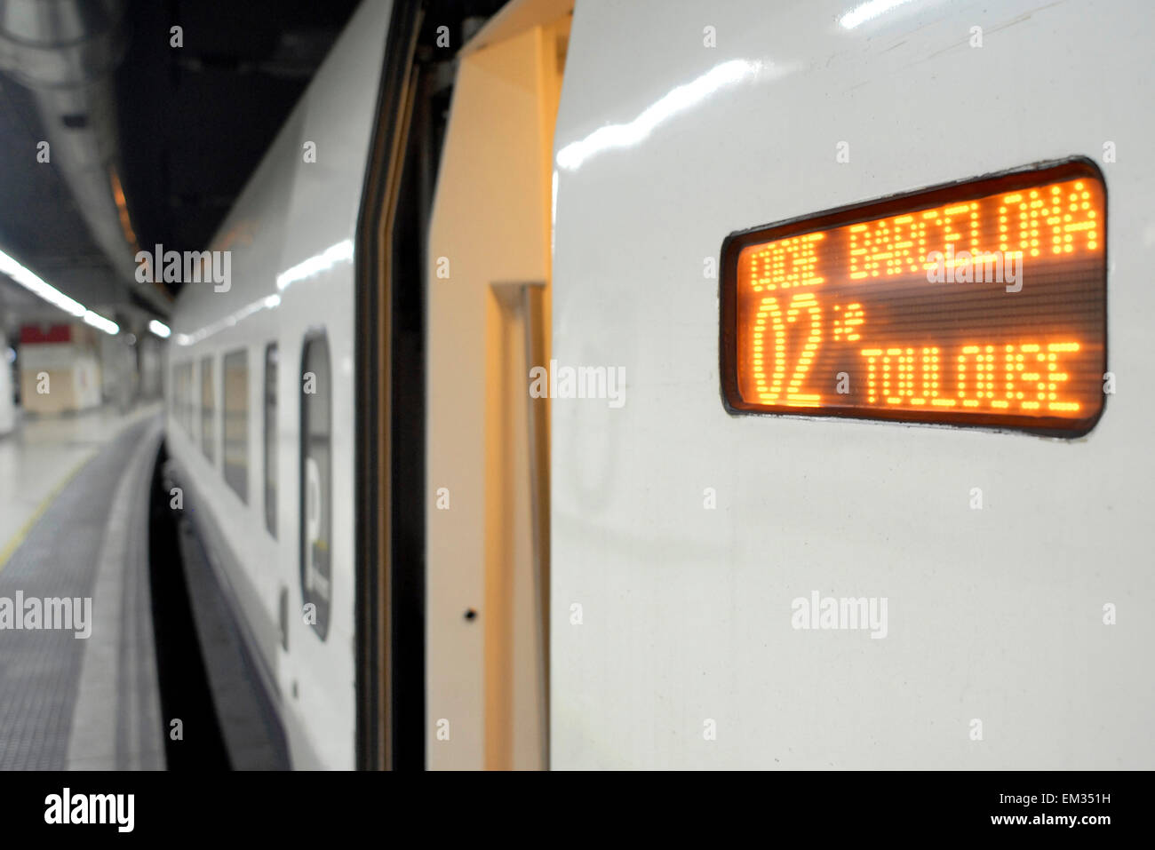 Train AVE from Barcelona to Toulouse, France. RENFE, Speed, Fast