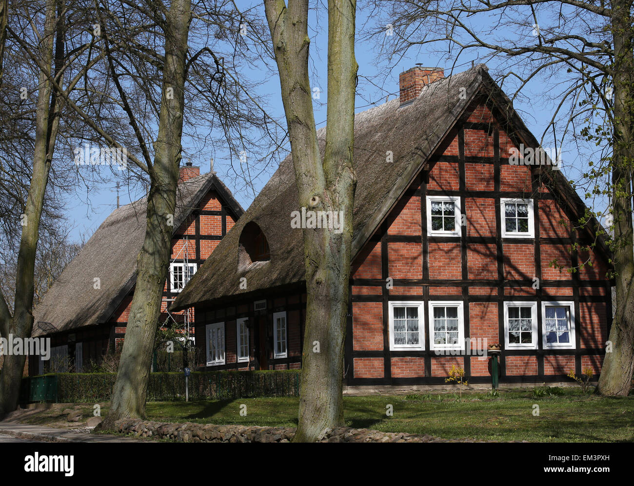 Neubrandenburg, Germany. 15th Apr, 2015. Houses in Alt Rehse near