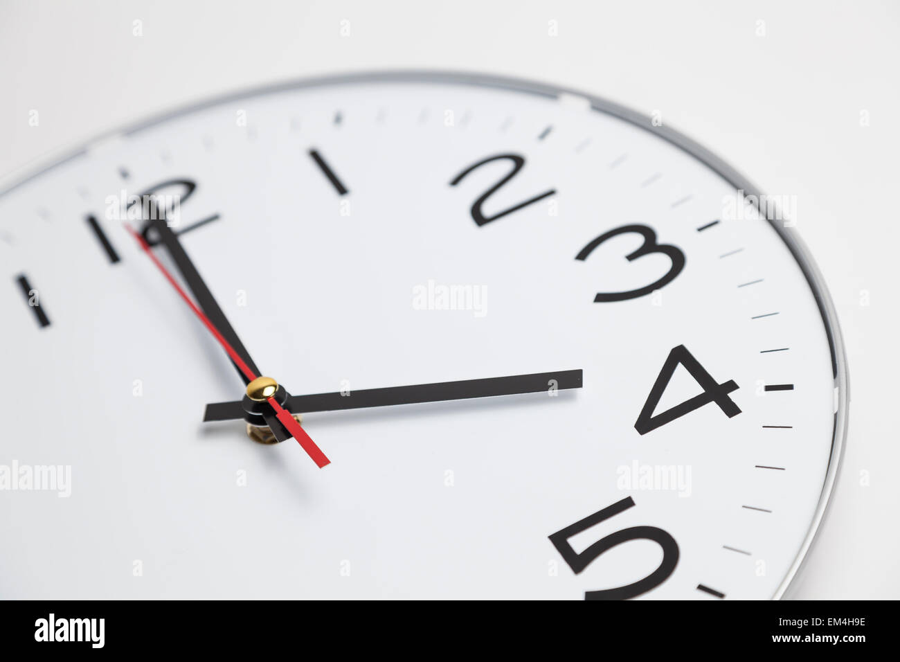 Clock 4 o'clock hires stock photography and images Alamy