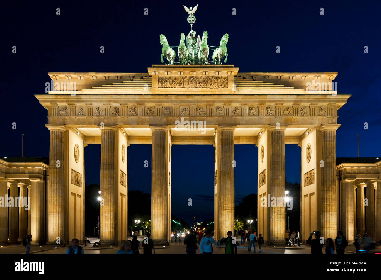 Brandenburger Tor Brandenburg Gate At Night Berlin Germany Europe Stock ...