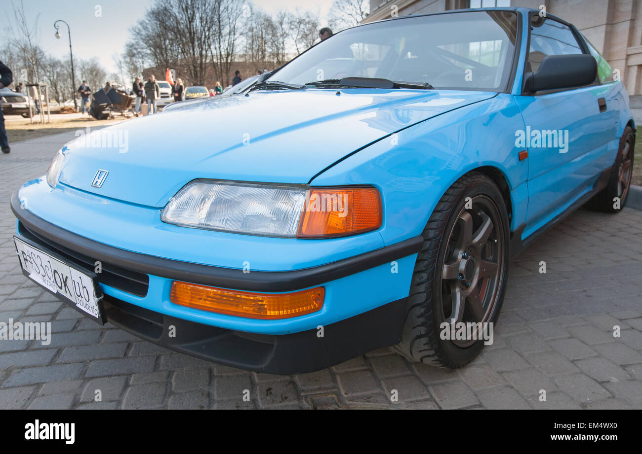 Saint-Petersburg, Russia - April 11, 2015: Blue sporty Honda Civic CRX stands parked on the city street Stock Photo
