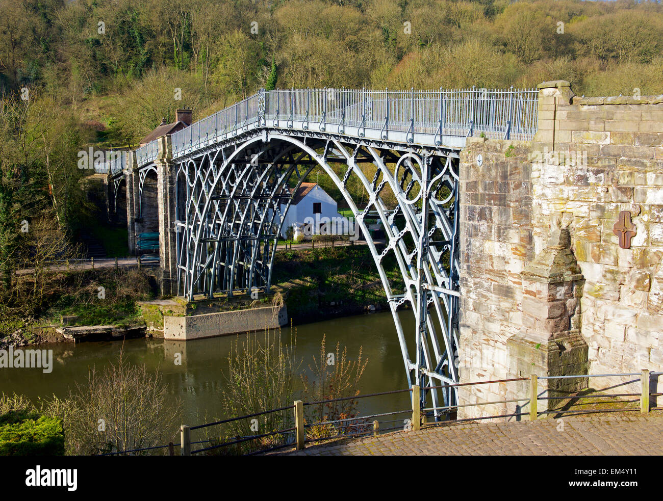 The iron bridge at Ironbridge, Shropshire, England UK Stock Photo Alamy