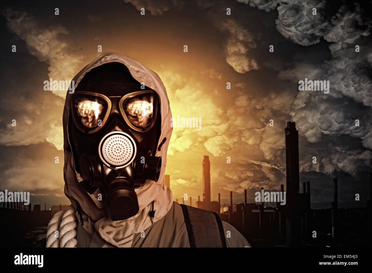 Black and yellow gas mask hi-res stock photography and images - Alamy