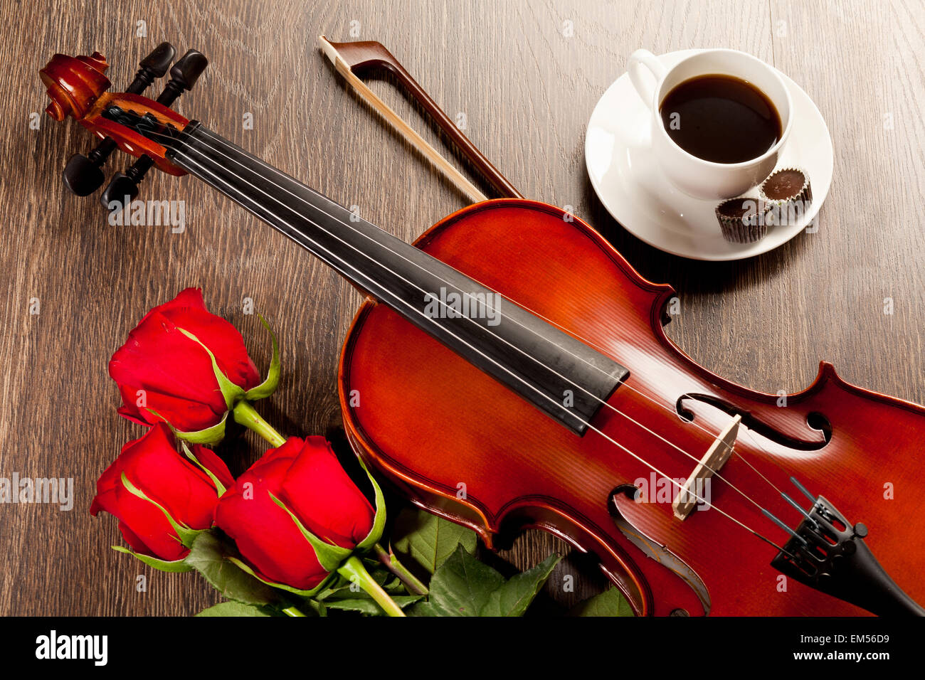 Red Roses And Violin Red roses and a violin Stock Photo - Alamy