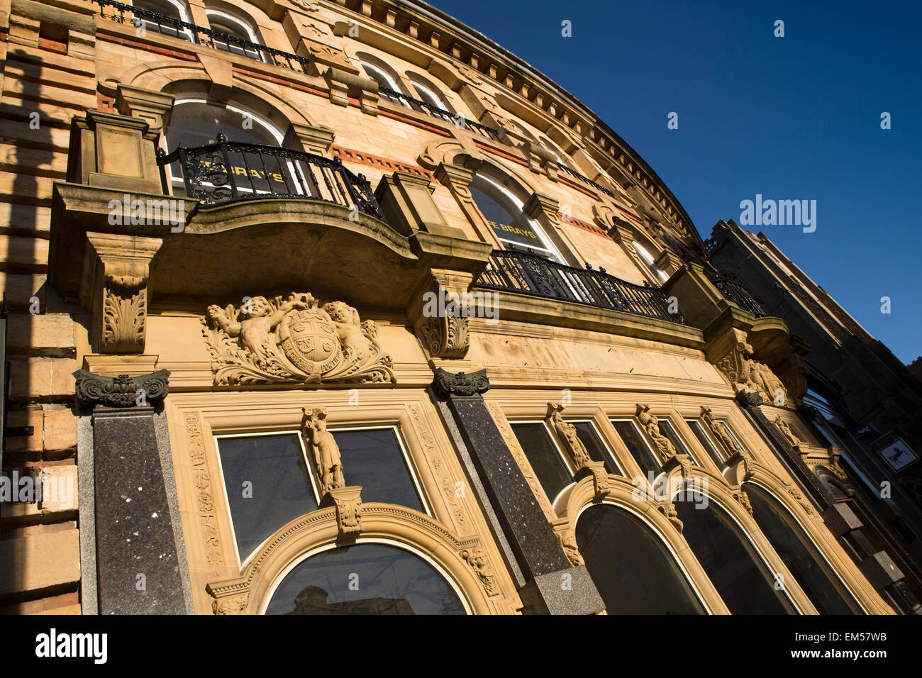 UK, England, Yorkshire, Harrogate, elegant honey-coloured stone architecture of curved building Stock Photo