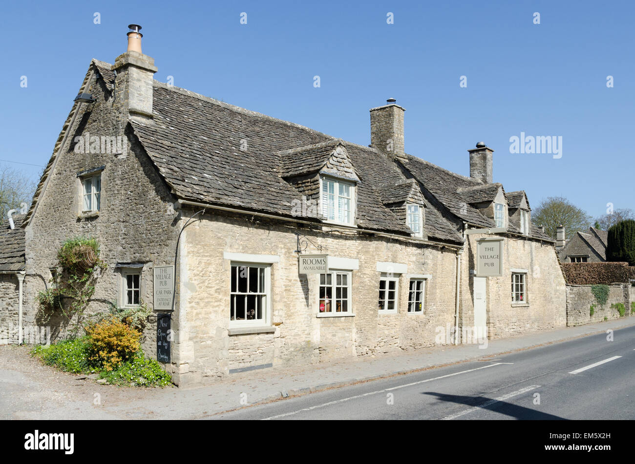 'The Village Pub' bed and breakfast and public house in the Cotswold village of Barnsley near Cirencester Stock Photo