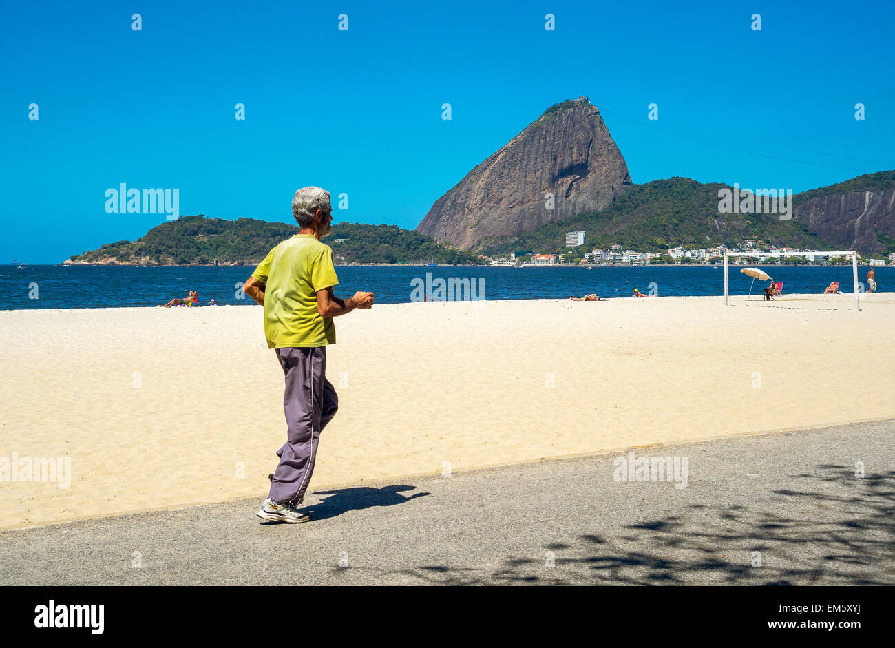 Brazil, Rio De Janeiro, people on the Flamengo beach Stock Photo
