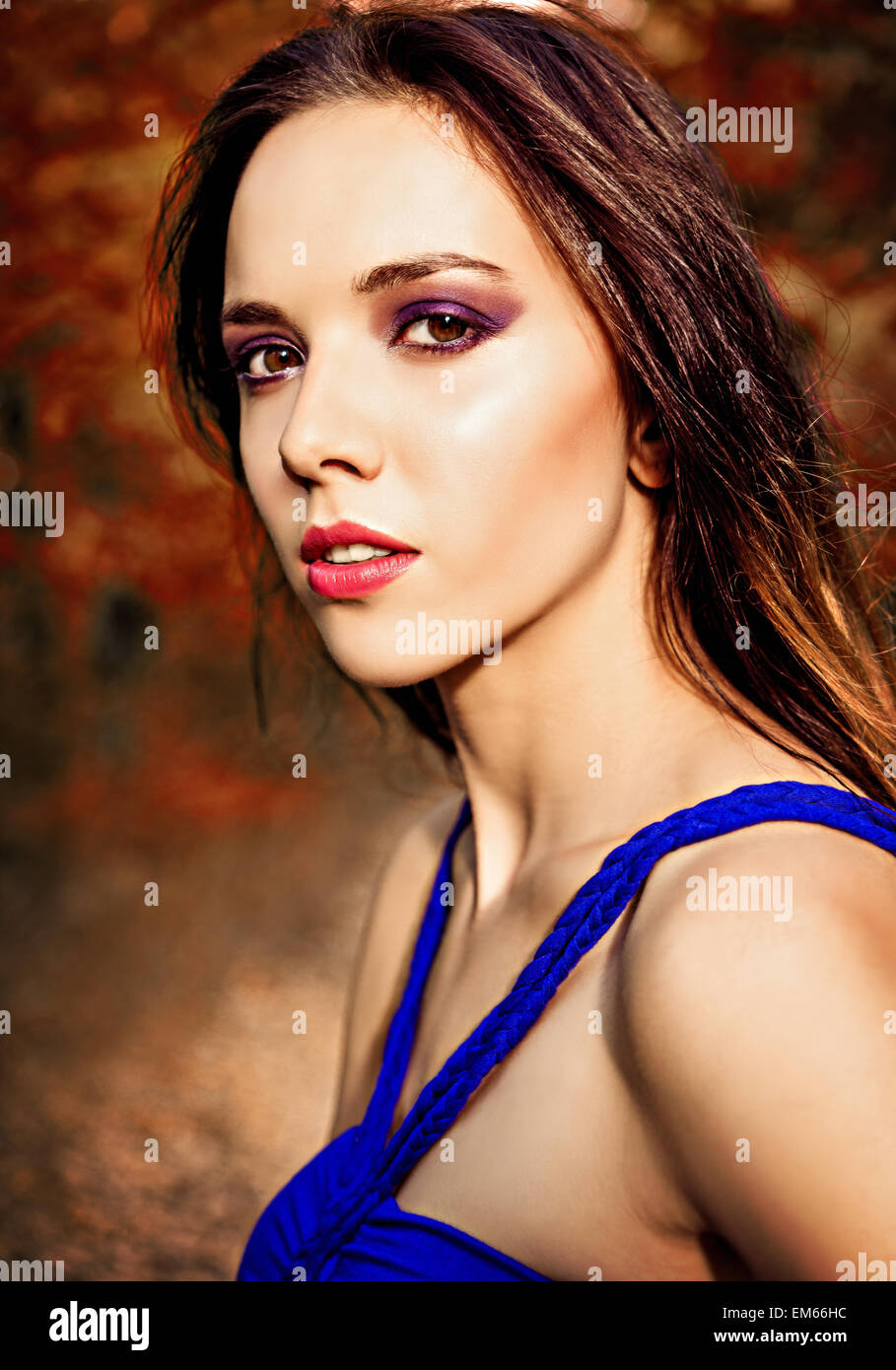 Closeup portrait of beautiful young girl in the park Stock Photo - Alamy
