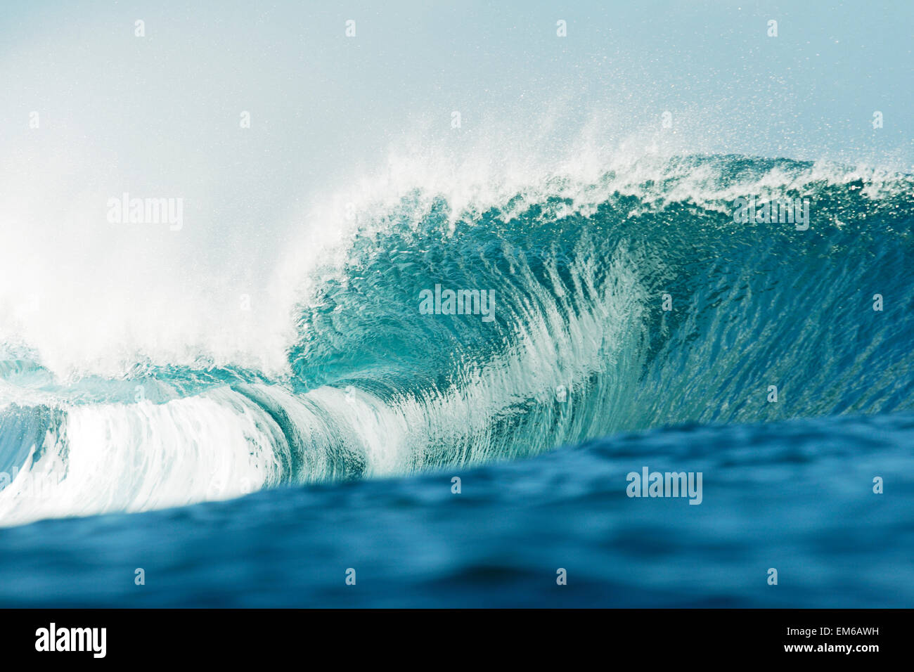 Hawaii, Oahu, Pipeline, Wave Breaking Stock Photo Alamy
