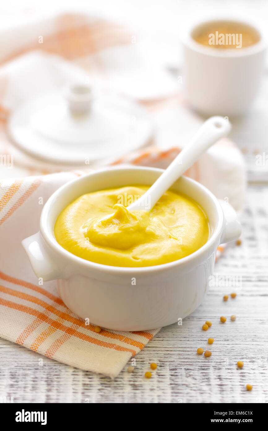 Mustard sauce hi-res stock photography and images - Alamy
