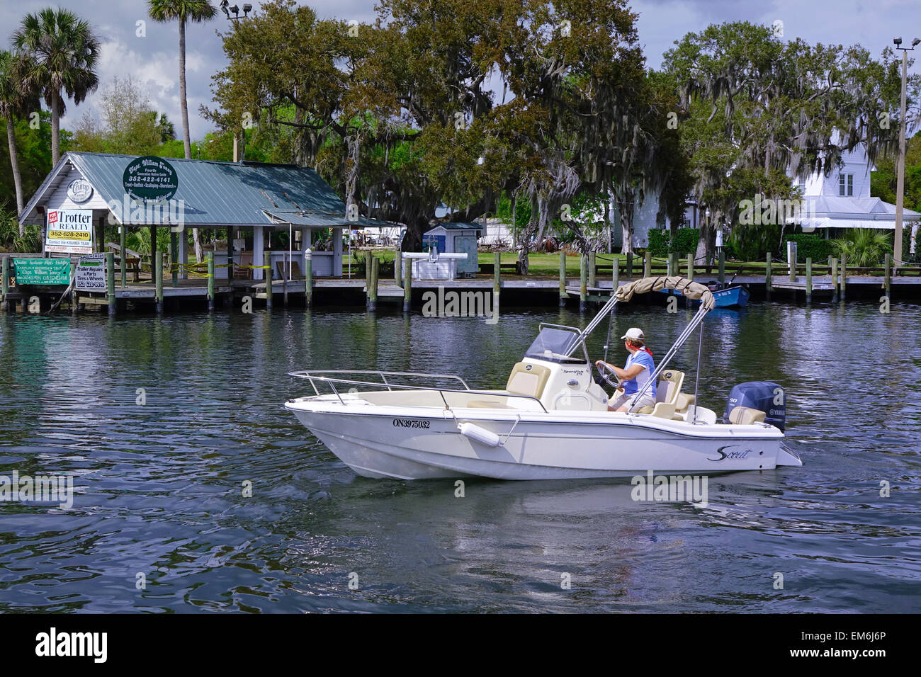 Scout boat, 175 Sportfish, on the Homosassa River, Florida Stock Photo
