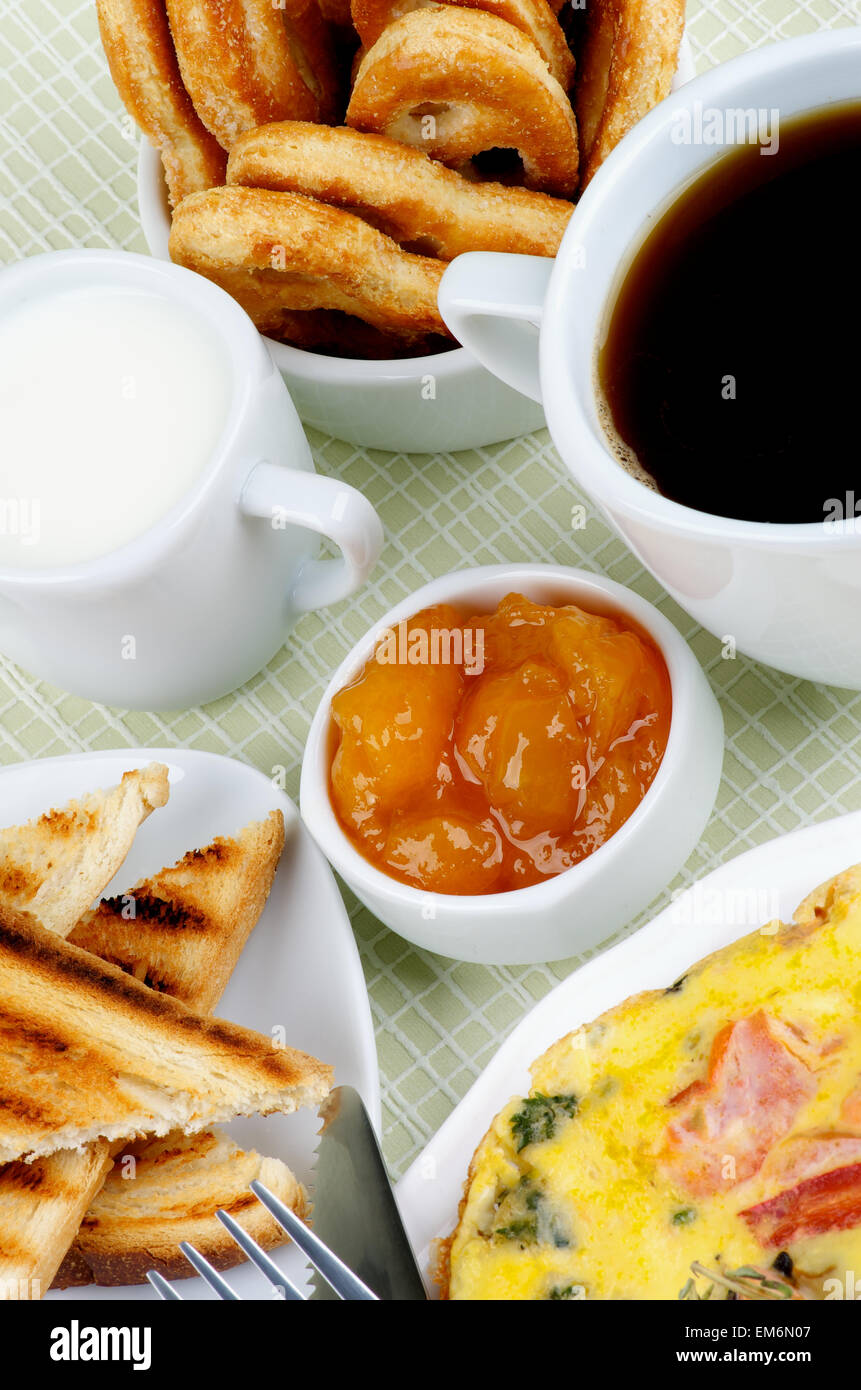 Plate omelet toasts breakfast hi-res stock photography and images - Alamy