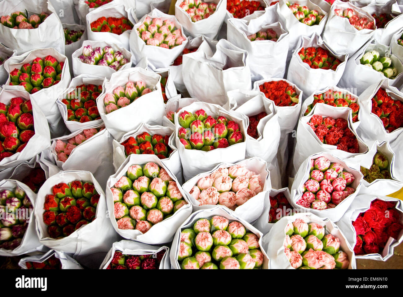 China, Hong Kong, Roses Wrapped In White Paper Ready For Sale At Yuen