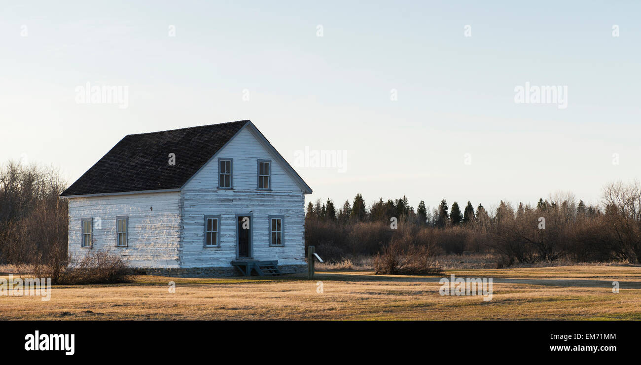An Old White Wooden House In Hecla Grindstone Provincial Park