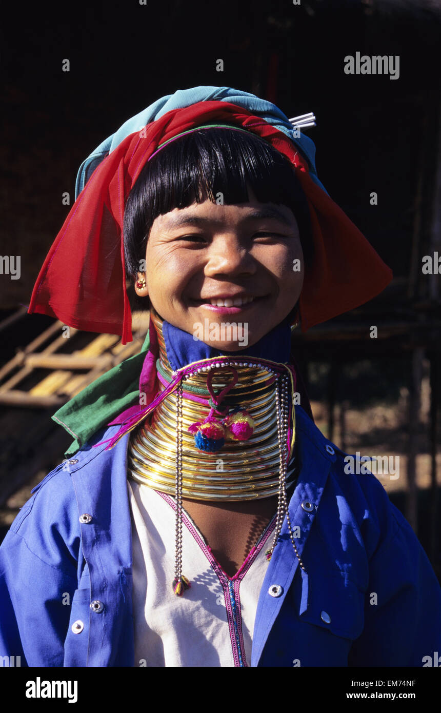 Burma (Myanmar), Inle Lake, Kaungdine Village, Smiling Padaung Tribal