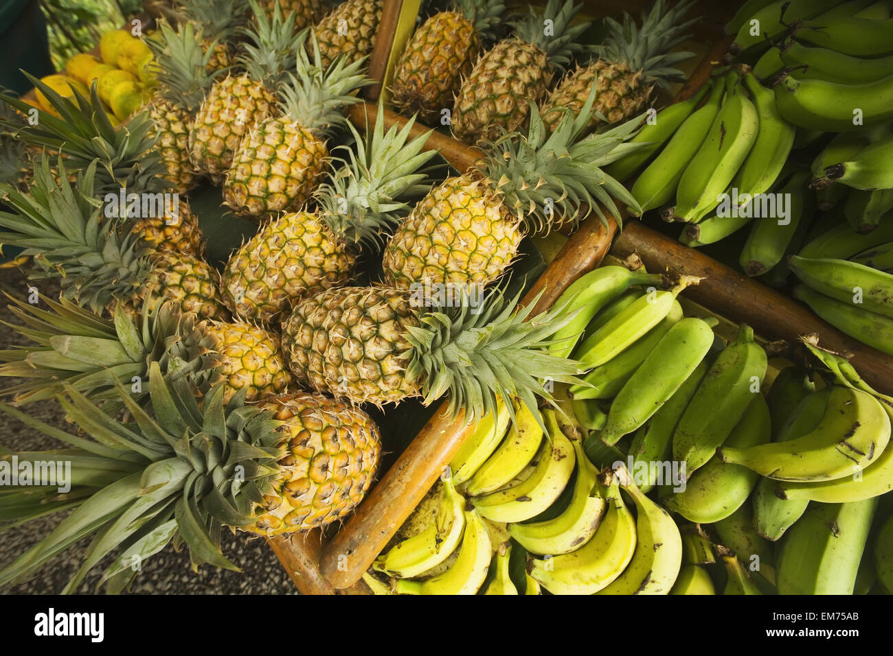 USA, Hawaii, Fruit stand at Huelo along Hana Highway; Maui Stock Photo