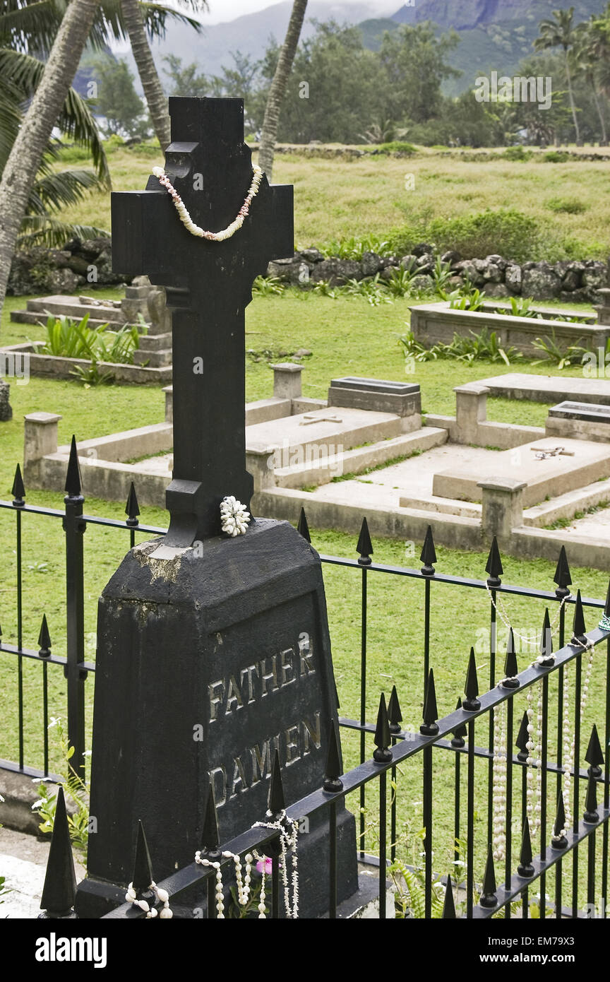 Hawaii, Molokai, Kalaupapa, Father Damien's Grave At Philomena Church Stock Photo