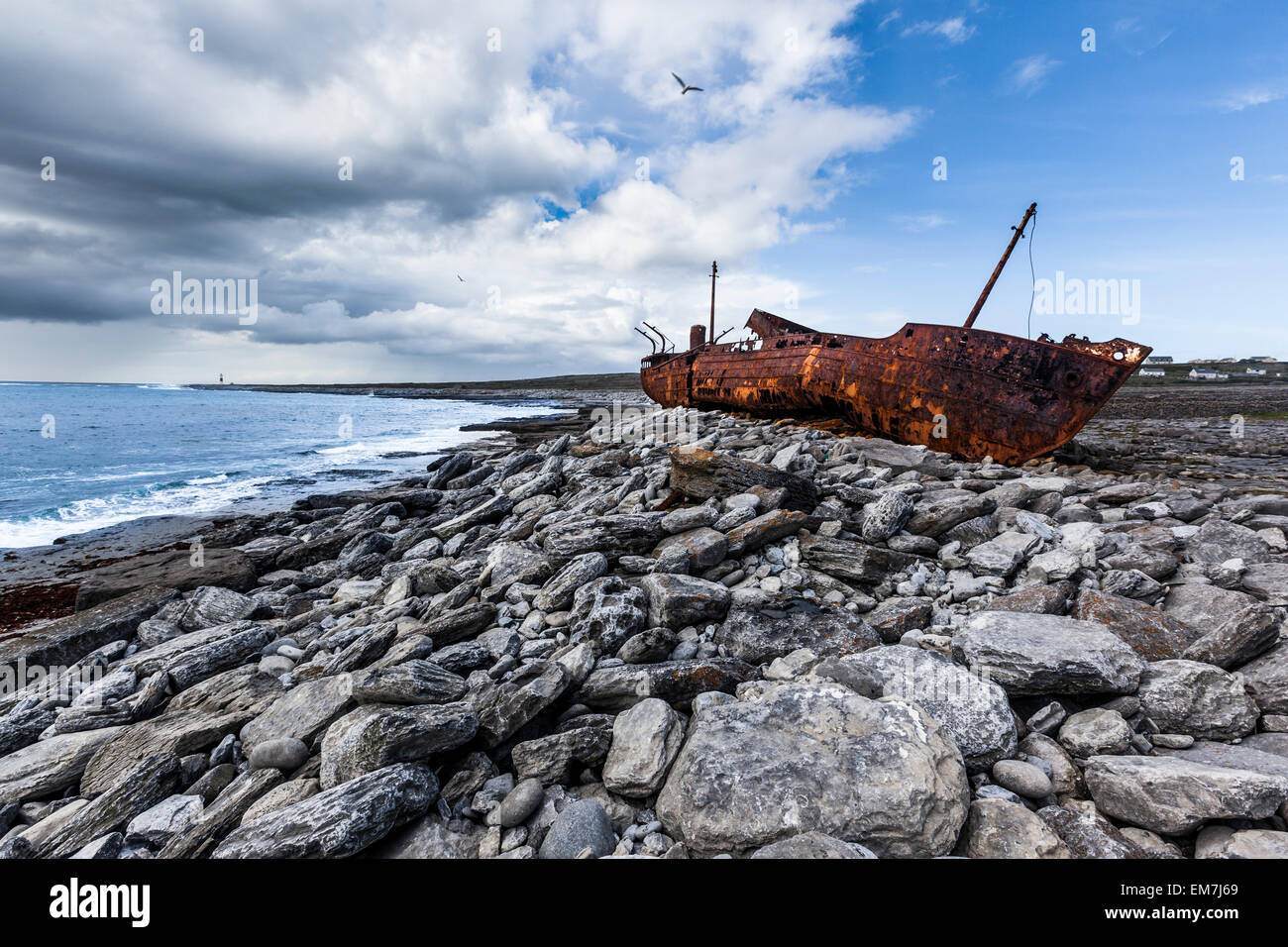 Ship wreck on aran islands hi-res stock photography and images - Alamy
