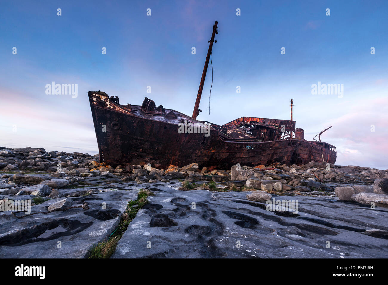 Ship wreck on aran islands hi-res stock photography and images - Alamy