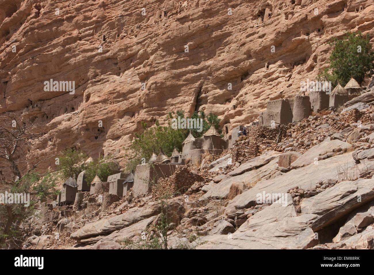 View of Irelli Village, set in the Bandiagara Escarpment, Irelli, Mopti, Mali Stock Photo