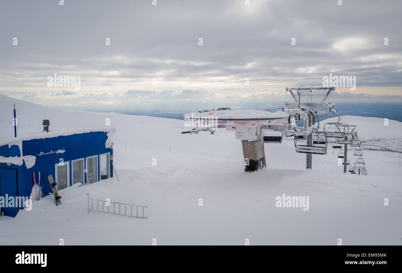 Ski lift station hi-res stock photography and images - Alamy