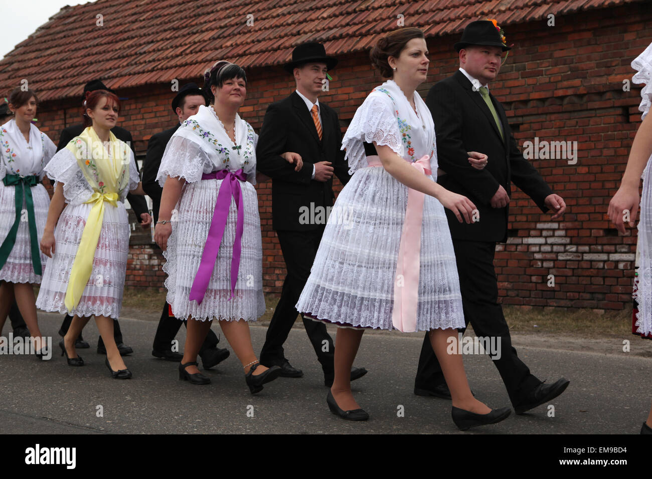 Young people in Sorbian costumes attend the Zapust Carnival in the Lusatian village of Turnow near Cottbus, Lower Lusatia, Brandenburg, Germany. Stock Photo