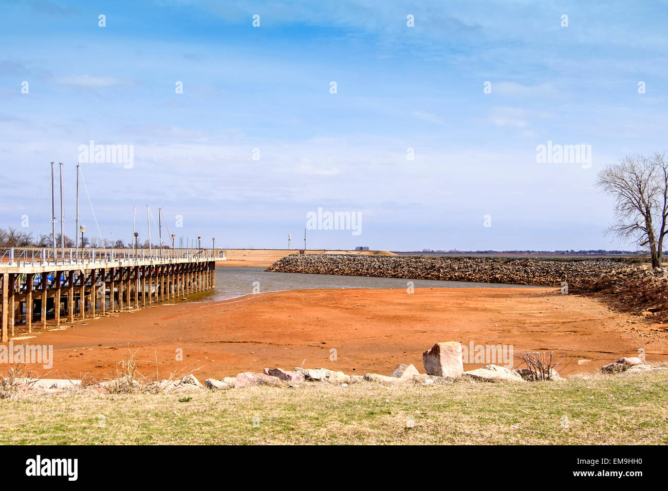 Low water reveals a dry lake bed in the marina of a drought-stricken municipal water supply, Lake Hefner, In Oklahoma City, Oklahoma, USA. Stock Photo