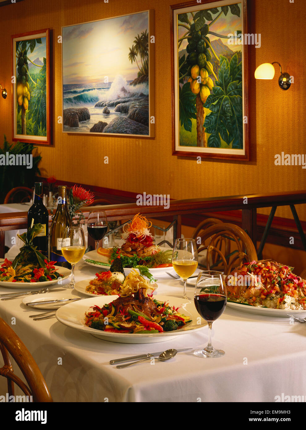 Hawaii, Oahu, Sam Choy's Diamond Head Restaurant Interior, Table Set Up