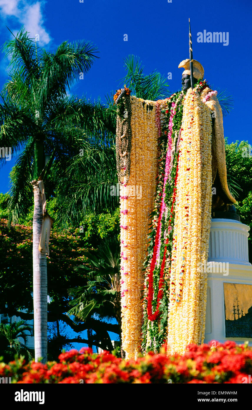 Hawaii, Oahu, Honolulu, King Kamehameha Statue Draped With Leis Stock