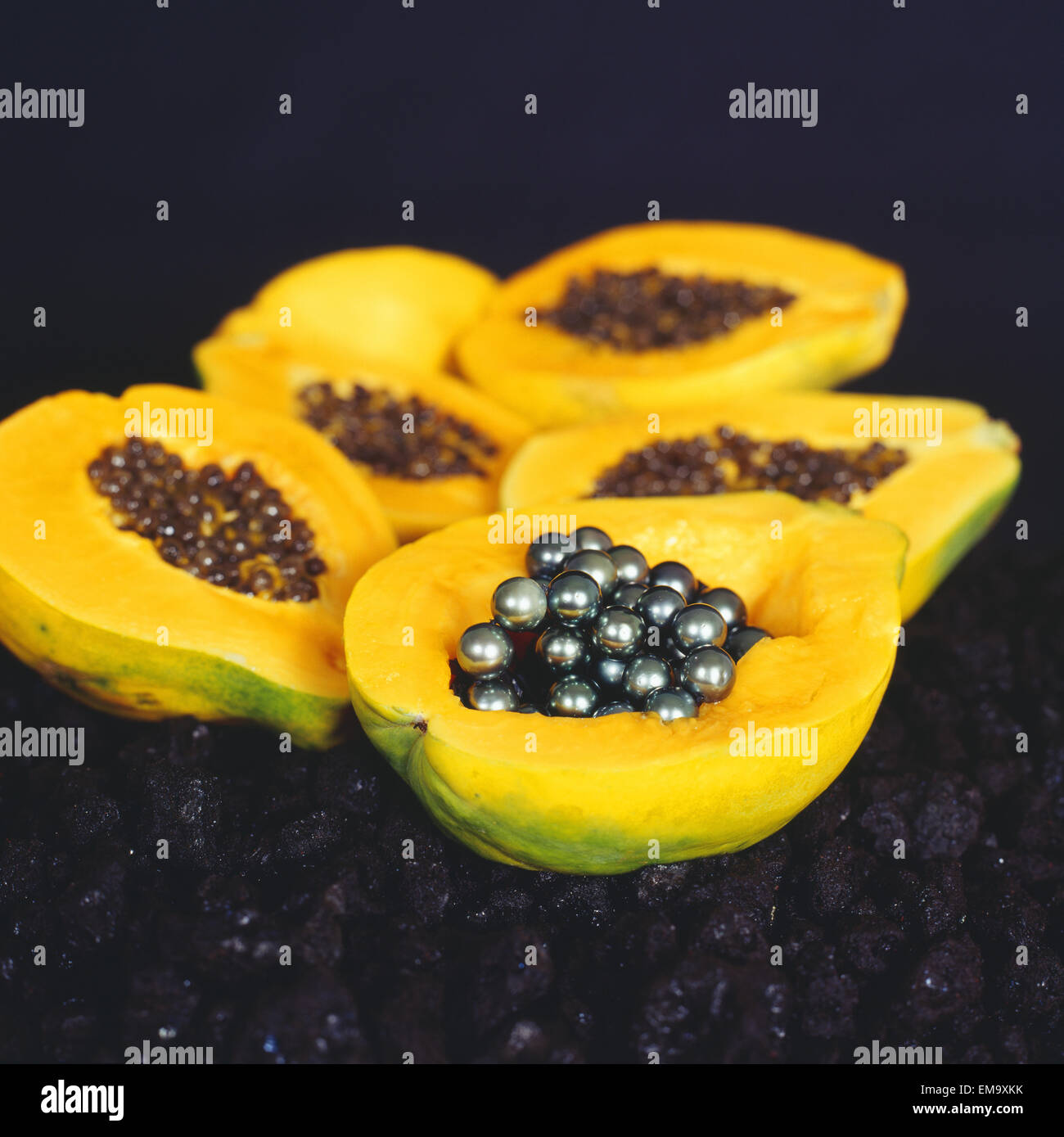 Pearl cluster hires stock photography and images Alamy