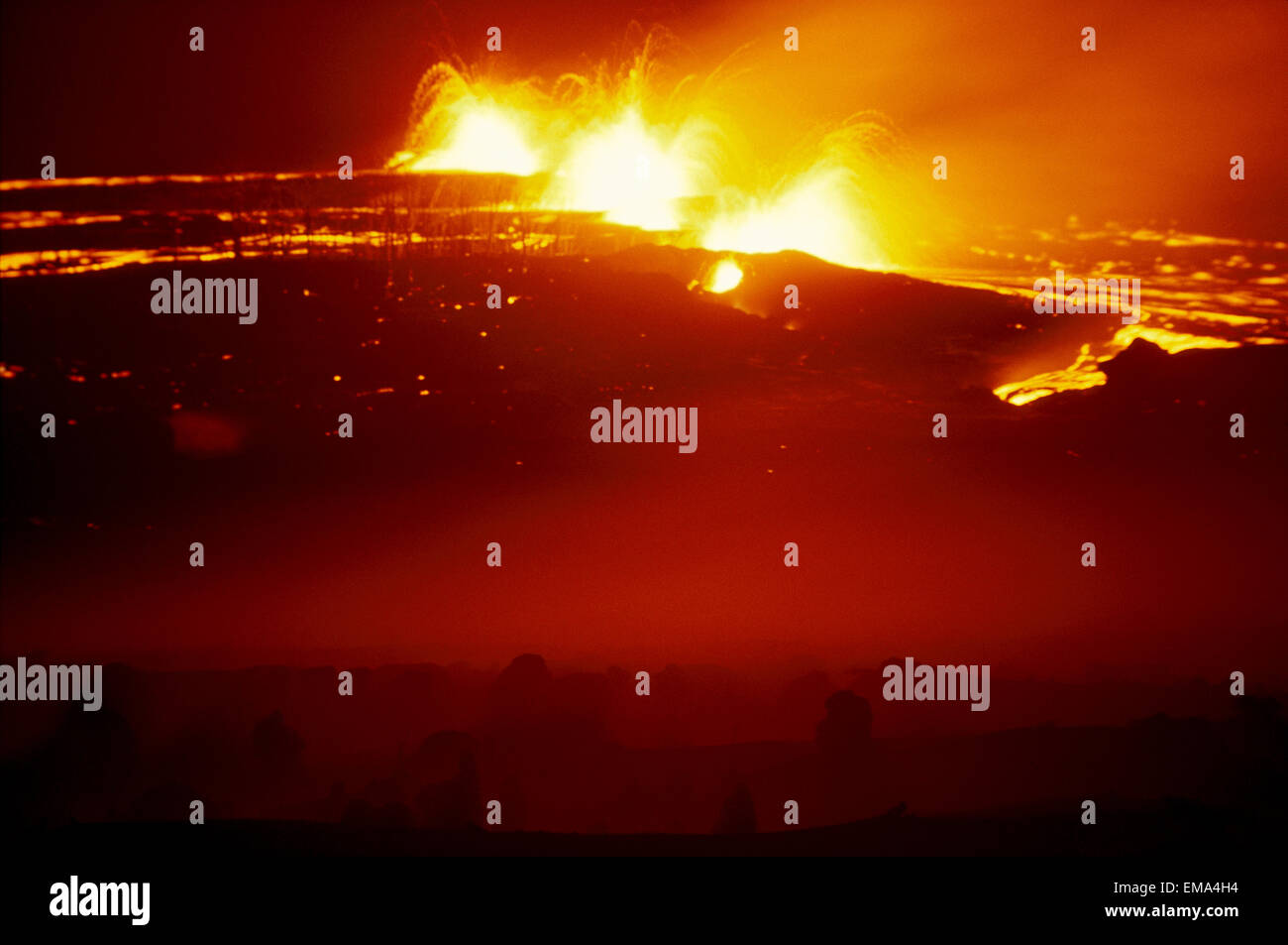 Hawaii, Big Island, Hawaii Volcanoes National Park, Puu Oo Vent Eruption At Night Three Fountains, Lava Flow A28A Stock Photo