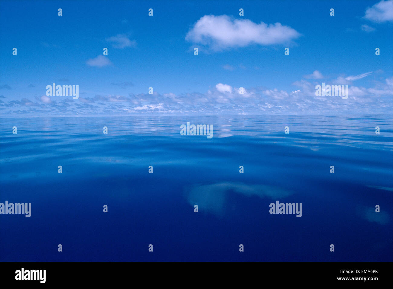 Very Calm Water Blue Sky, Clouds, Doldrums B1456 Stock Photo - Alamy