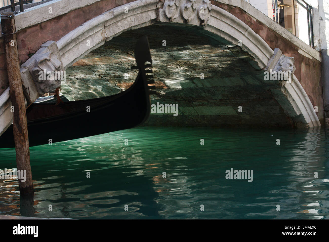 With gondola prow hi-res stock photography and images - Alamy